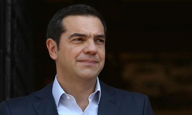 Απίστευτο tweet Τσίπρα για την αναδοχή: Είναι μια πράξη γενναιοδωρίας